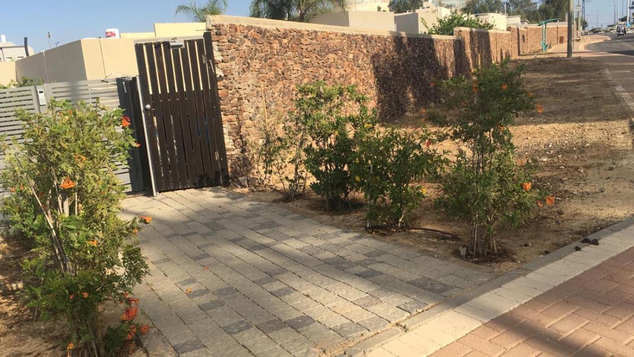 Rom Hatayelet Arad Esterno foto